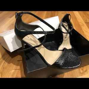 Shoes with alligator pattern